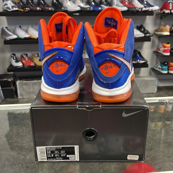 Nike LeBron 8 - Picture 2 of 4